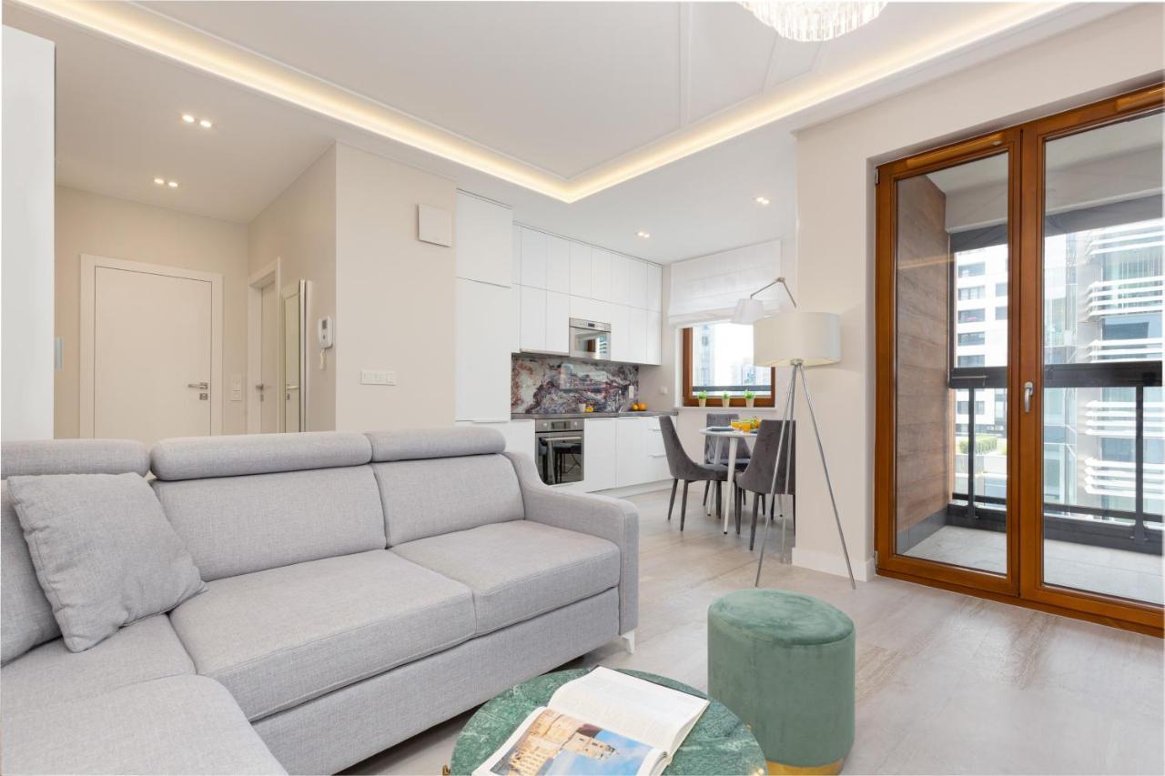 City Center Apartments Grzybowska With Parking By Noclegi Renters Varşovia Exterior foto