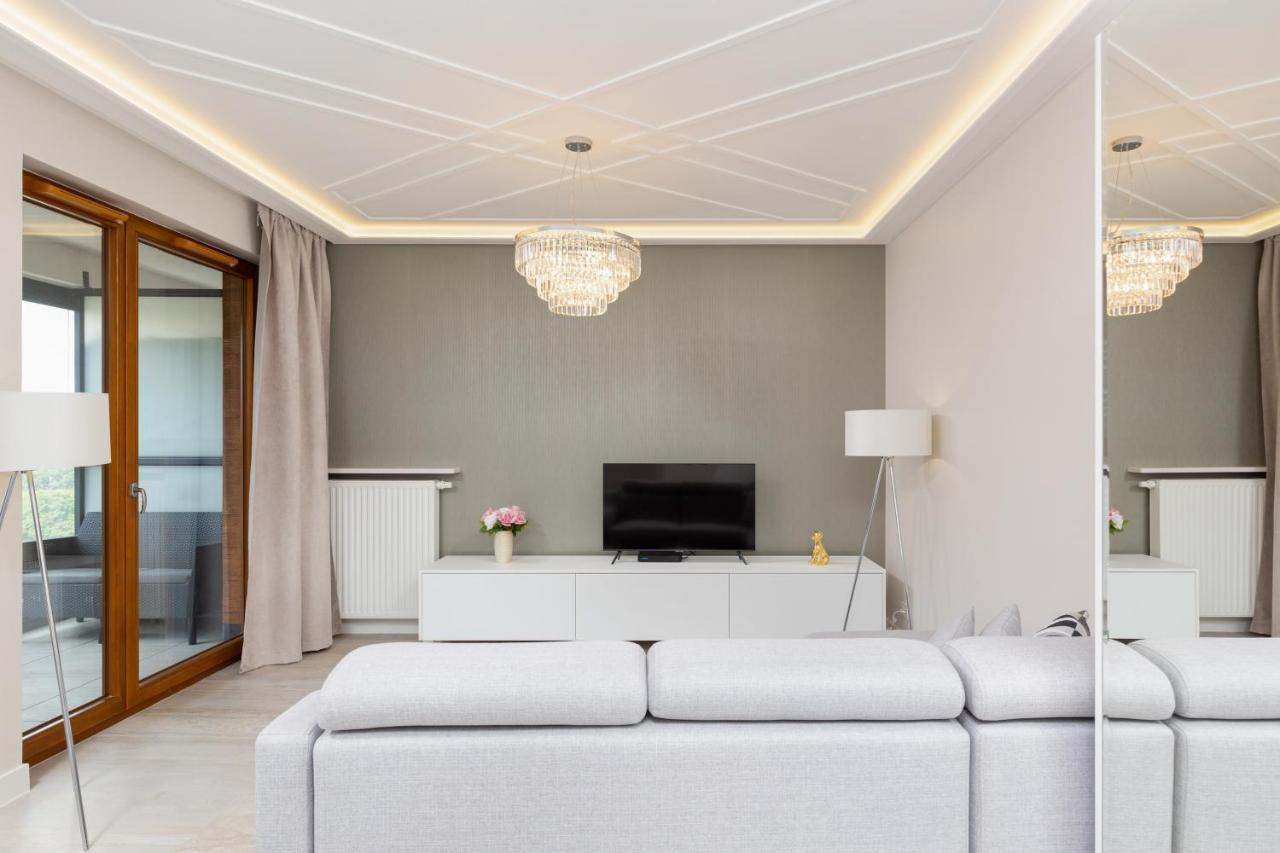 City Center Apartments Grzybowska With Parking By Noclegi Renters Varşovia Exterior foto