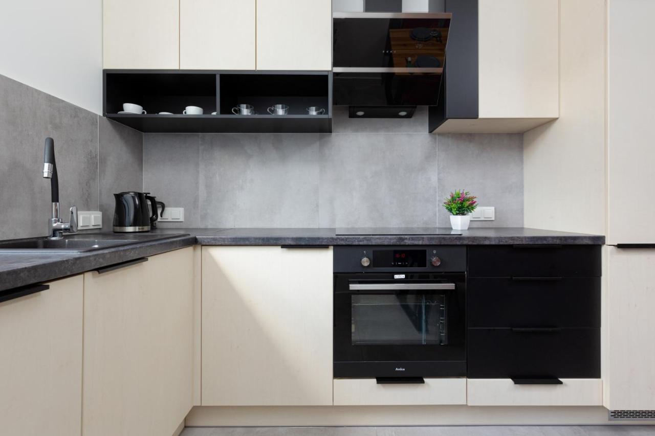 City Center Apartments Grzybowska With Parking By Noclegi Renters Varşovia Exterior foto